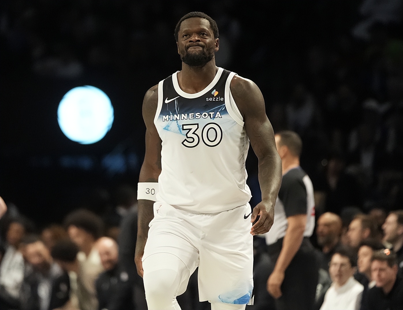 JIUYOU-转折点！里昂造点机会，NBA季后赛今晚攻防权衡，压力陡增，心理建设被强调的简单介绍