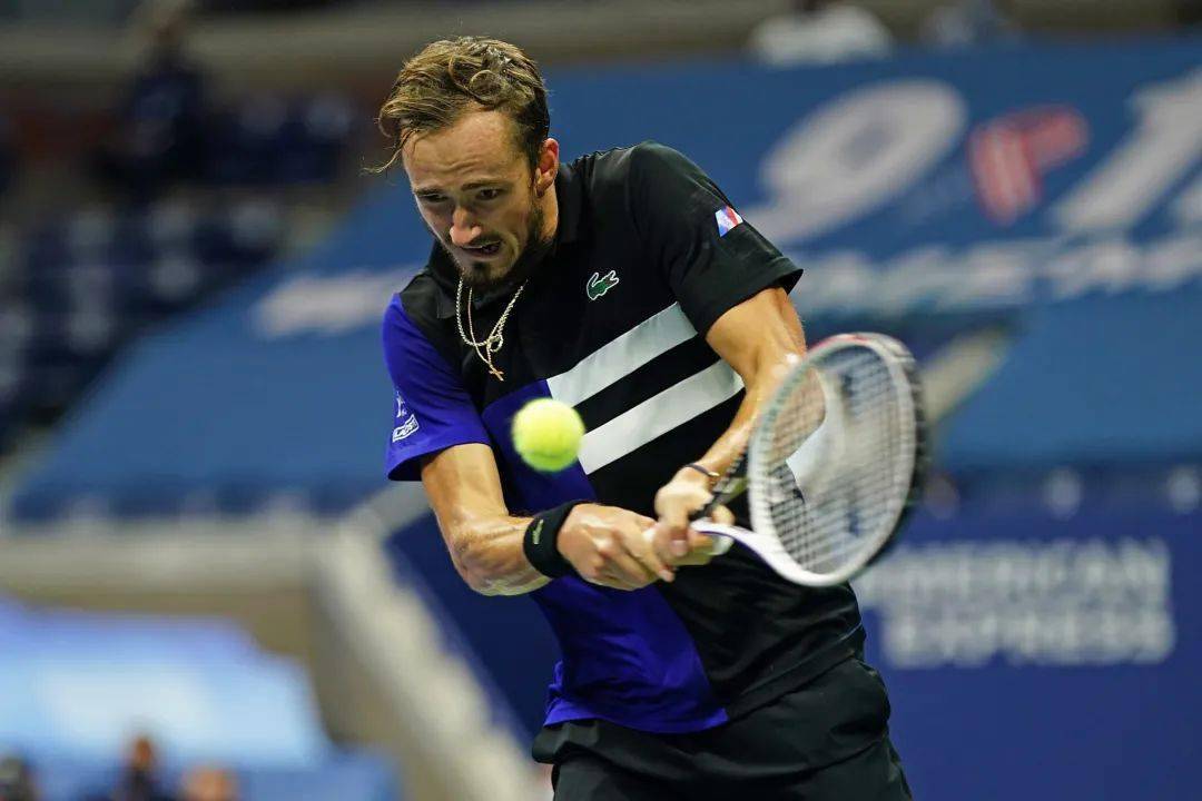 JIUYOU-阿扎伦卡巅峰对决，穆雷与70激战瑞士队分钟，绝杀胜负难料！的简单介绍